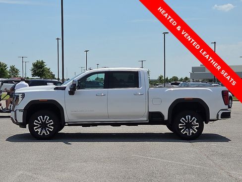 Used 2024 GMC Sierra 3500 Denali Ultimate AWD/4WD image 3