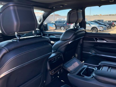 Used 2024 Jeep Grand Wagoneer L 4WD image 19