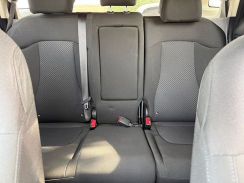 Used 2025 Kia Sportage LX image 38