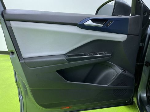 Used 2022 Volkswagen Taos SE image 16