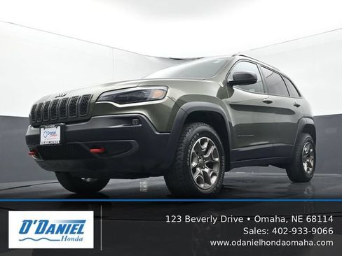 Used 2020 Jeep Cherokee Trailhawk w/ Cold Weather Group AWD/4WD image 9