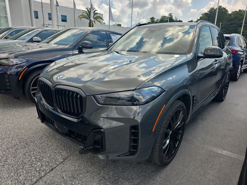 Used 2025 BMW X5 xDrive40i w/ Executive Package AWD/4WD image 3