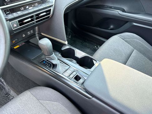 Used 2026 Toyota Camry Hybrid FWD image 20