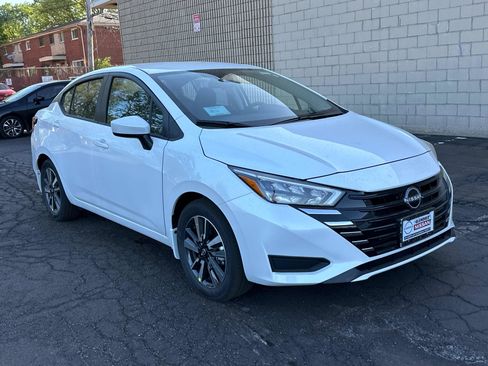 New 2025 Nissan Versa SV w/ Trunk Package image 3