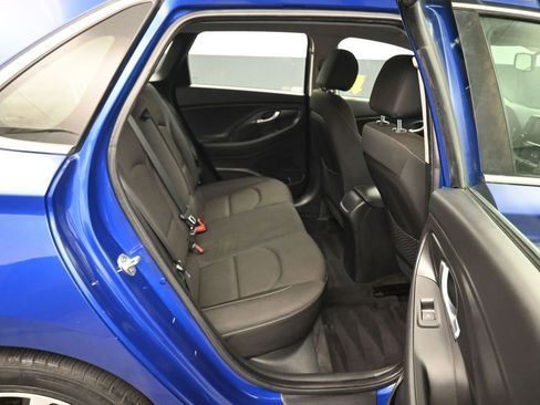 Used 2018 Hyundai Elantra GT image 34