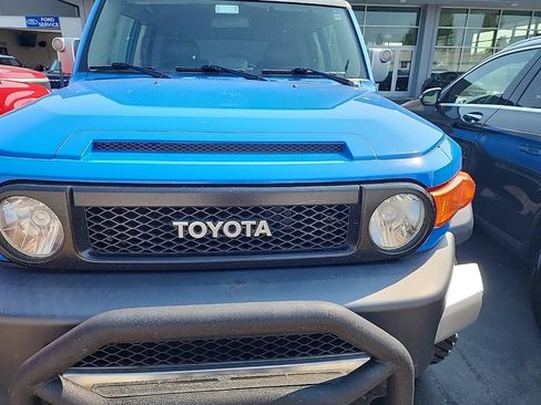 Used 2007 Toyota FJ Cruiser 4WD image 2