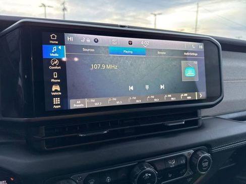 Used 2024 Jeep Wrangler Unlimited Sahara AWD/4WD image 26