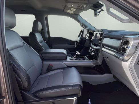 Used 2022 Ford F150 Lariat image 14