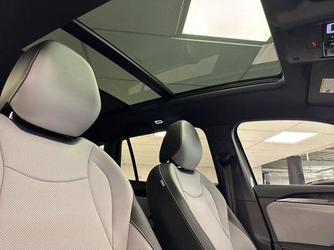 New 2026 Volkswagen Tiguan SE R-Line AWD/4WD image 16