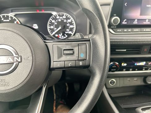Used 2023 Nissan Rogue SV FWD image 12