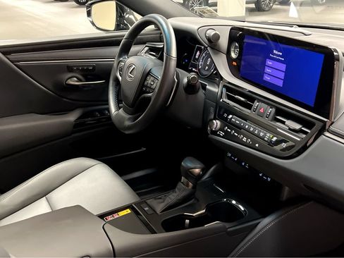 Certified 2025 Lexus ES 350 w/ Premium Package FWD image 33