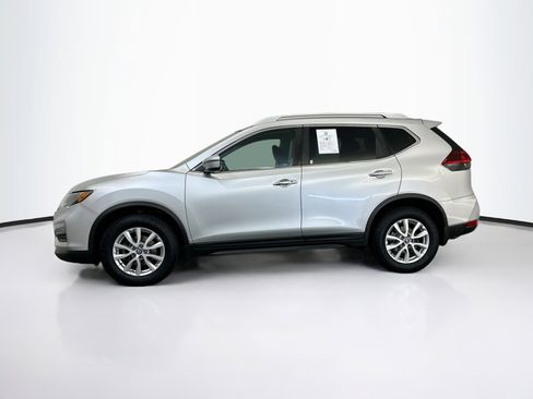 Used 2018 Nissan Rogue SV w/ Premium Package AWD/4WD image 4