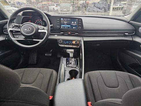 Used 2023 Hyundai Elantra SEL image 15