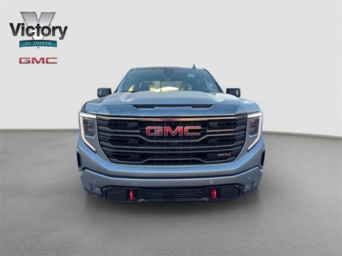 Used 2024 GMC Sierra 1500 AT4 w/ Technology Package image 2