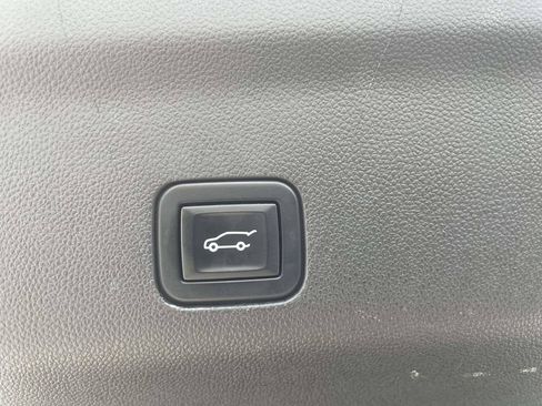 Used 2023 GMC Yukon Denali AWD/4WD image 11