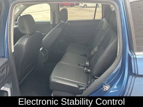 Used 2019 Volkswagen Tiguan SEL AWD/4WD image 17