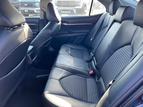 Used 2022 Toyota Camry SE image 19