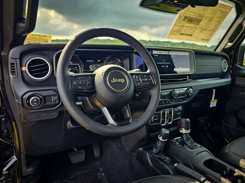New 2026 Jeep Gladiator Sport AWD/4WD image 13