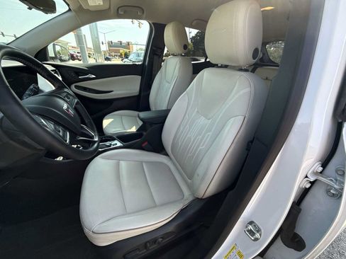 Certified 2025 Buick Encore GX Avenir w/ Avenir Technology Package AWD/4WD image 18