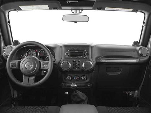 Used 2013 Jeep Wrangler Unlimited Sahara w/ Connectivity Group AWD/4WD image 5
