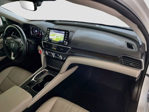 Used 2022 Honda Accord Touring image 31