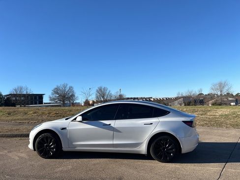 Used 2020 Tesla Model 3 Standard Range image 6
