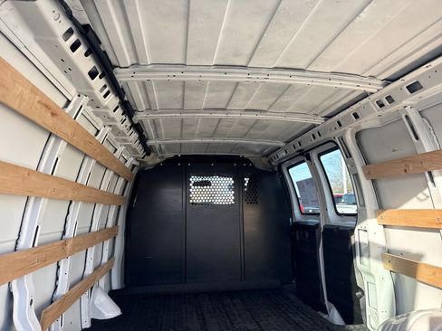 Used 2024 GMC Savana 2500 w/ Driver Convenience Package image 17