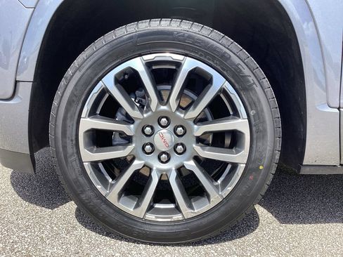 Used 2022 GMC Acadia Denali w/ Denali Technology Package AWD/4WD image 25