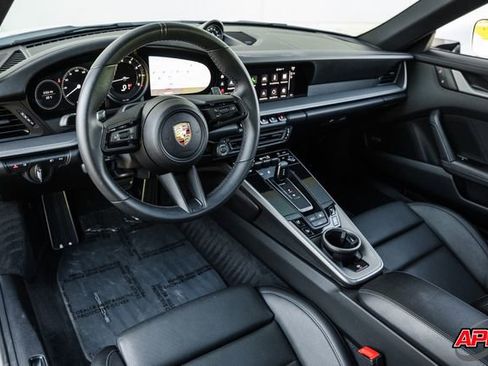 Used 2022 Porsche 911 Carrera image 2