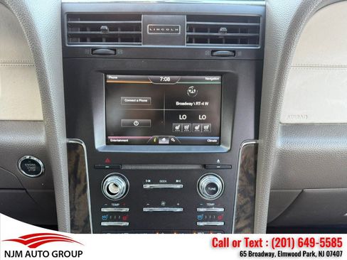 Used 2015 Lincoln Navigator 4WD image 24