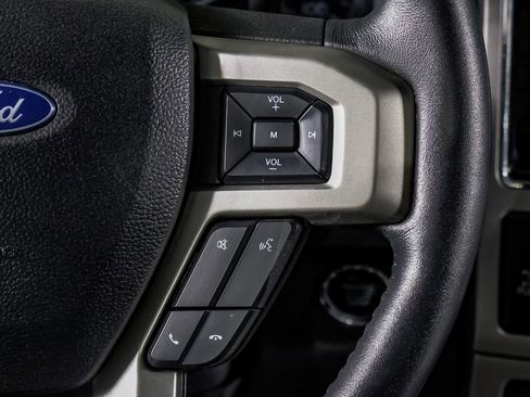 Used 2022 Ford F250 Lariat w/ Black Appearance Package image 18