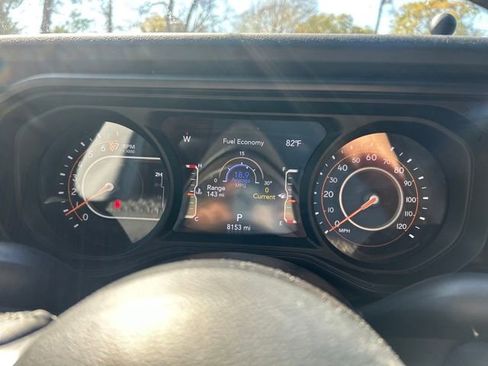 Used 2025 Jeep Gladiator Sport AWD/4WD image 15