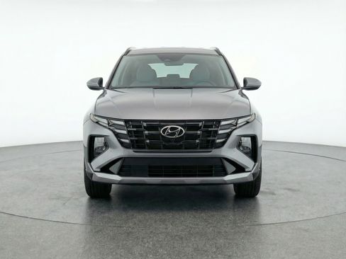 Used 2025 Hyundai Tucson SEL FWD image 2