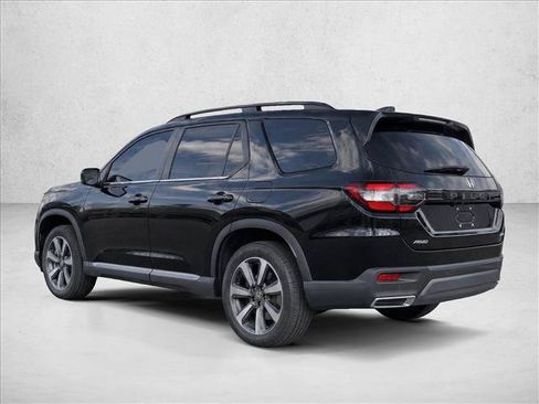 Used 2025 Honda Pilot Touring image 5