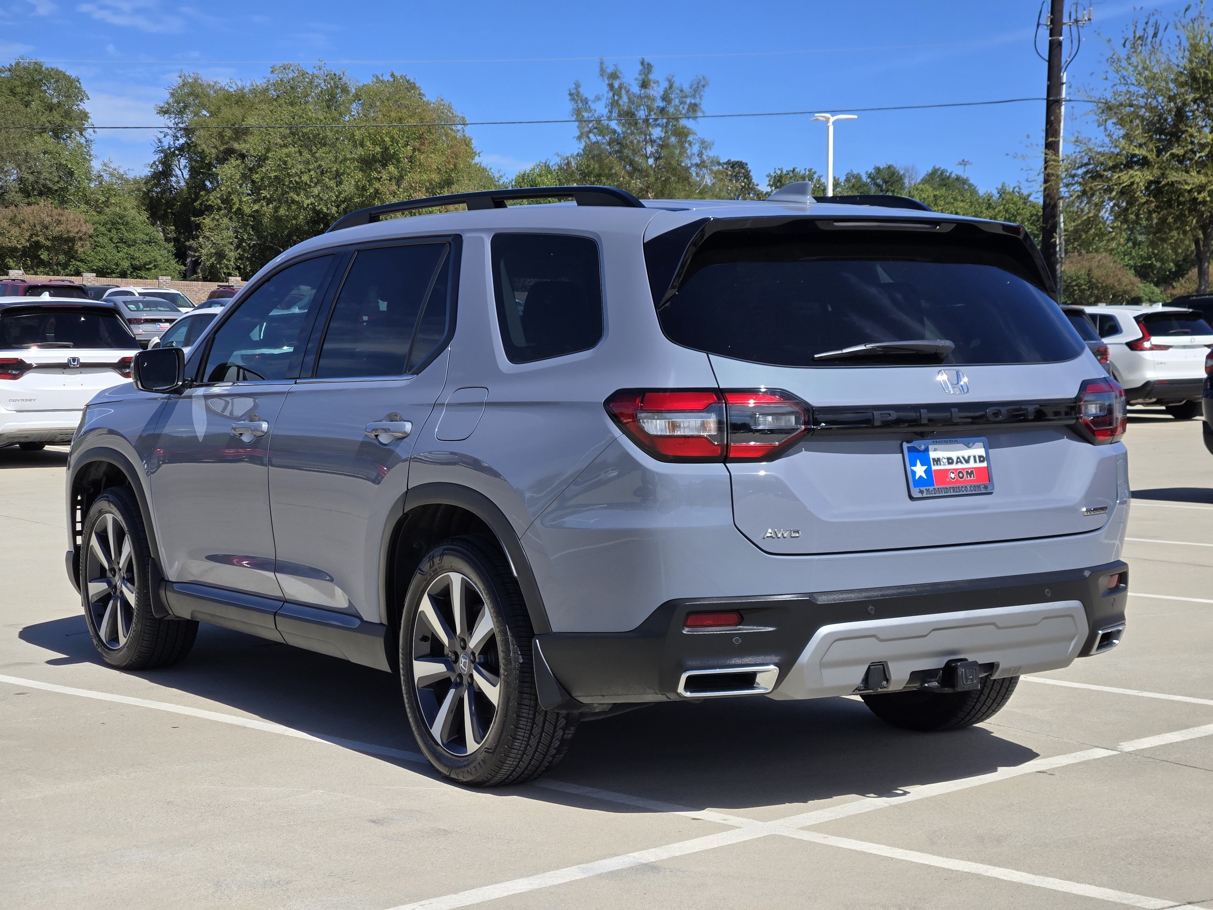 Certified 2025 Honda Pilot Touring image 8