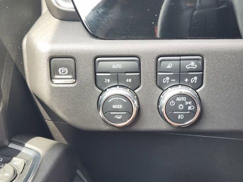 Used 2024 GMC Sierra 1500 SLT image 22