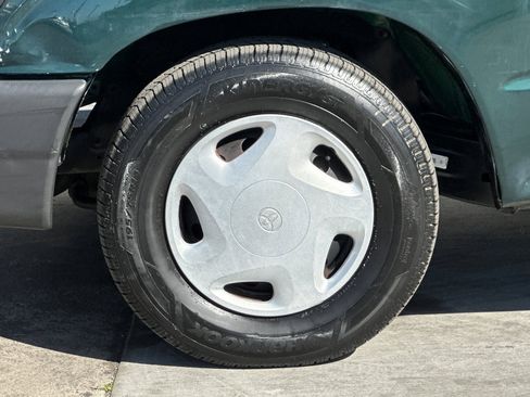 Used 2000 Toyota Tacoma 2WD Regular Cab image 23