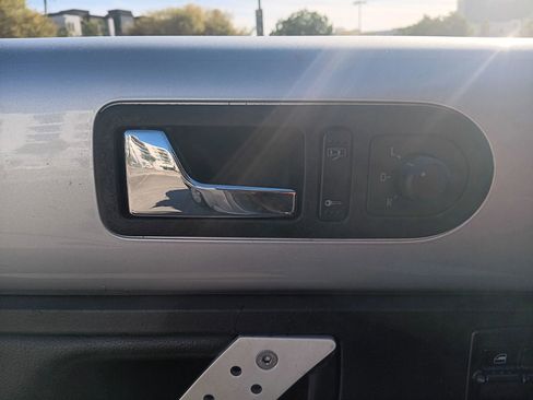 Used 2007 Volkswagen Beetle Coupe w/ Package 1 image 24