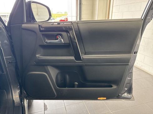 Used 2021 Toyota 4Runner Nightshade AWD/4WD image 53
