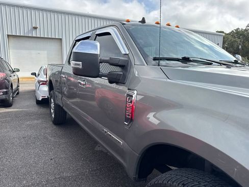 Used 2019 Ford F250 Platinum w/ Platinum Ultimate Package AWD/4WD image 5