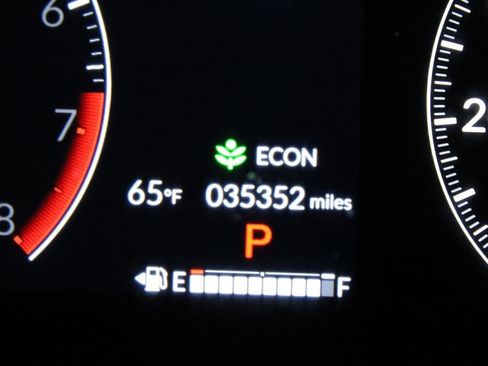 Used 2025 Honda HR-V LX image 32