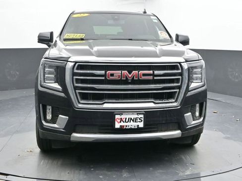 Used 2022 GMC Yukon XL SLT w/ SLT Luxury Package image 4