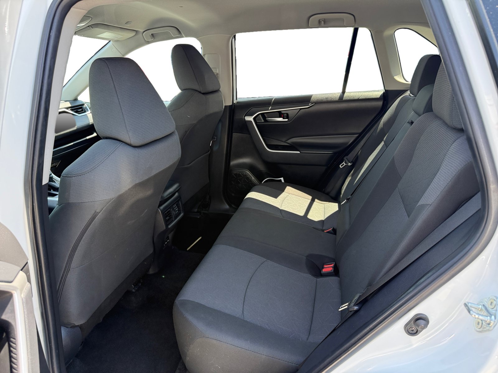 Used 2025 Toyota RAV4 XLE FWD image 16