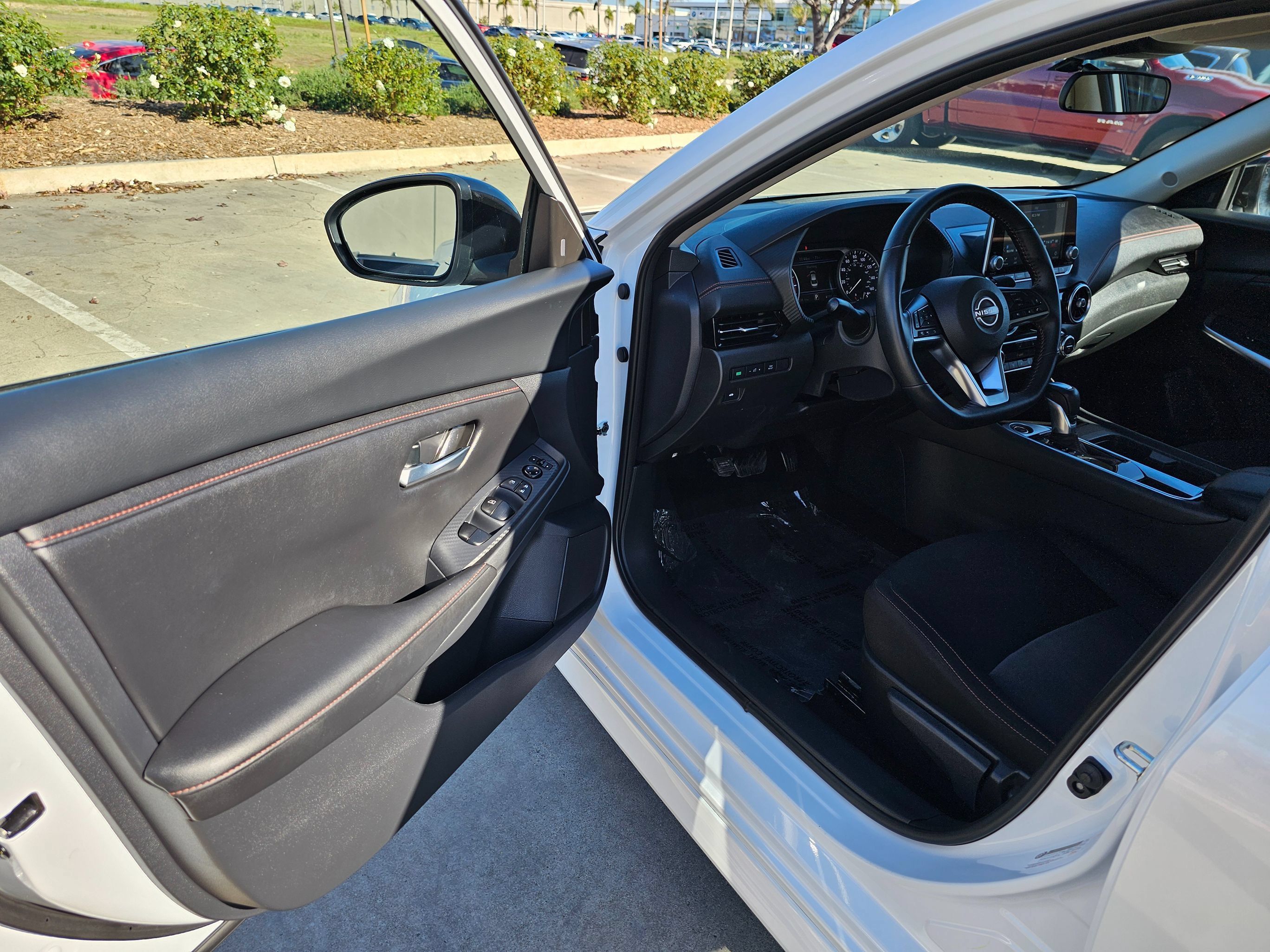 Used 2025 Nissan Sentra SR FWD image 15