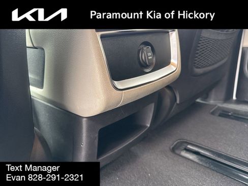 Used 2024 Kia Carnival EX image 19