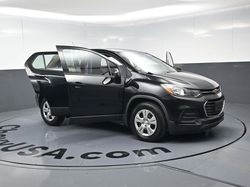 Used 2018 Chevrolet Trax LS image 23