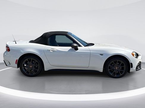 Used 2019 FIAT 124 Spider Abarth RWD image 3