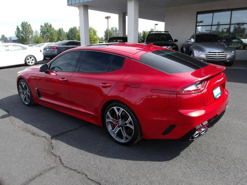 Used 2018 Kia Stinger GT2 RWD image 3