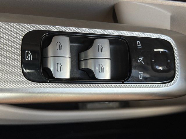 Used 2026 Mercedes-Benz GLC 300 4MATIC image 22