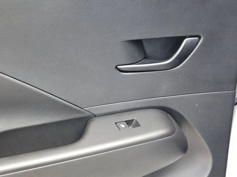 Used 2025 Hyundai Kona SEL image 27